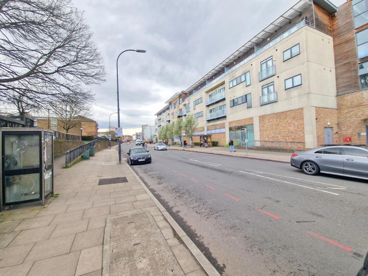 Apartament Two Bedroom Near Lewisham Station
